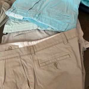 Lightly used Men’s Cargo shorts size 38